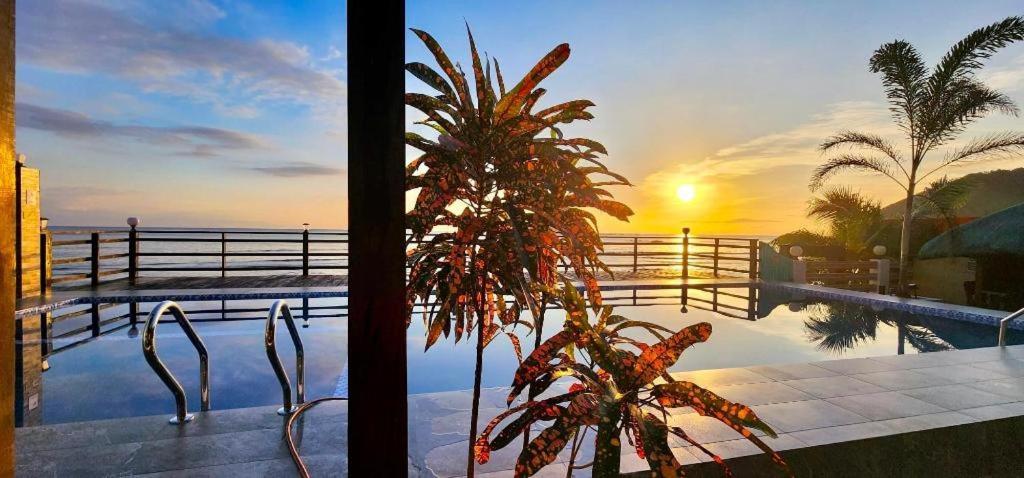 ออร่า มารีนา แซนด์ บีช รีสอร์ต Hotel บาแลร์ ภายนอก รูปภาพ